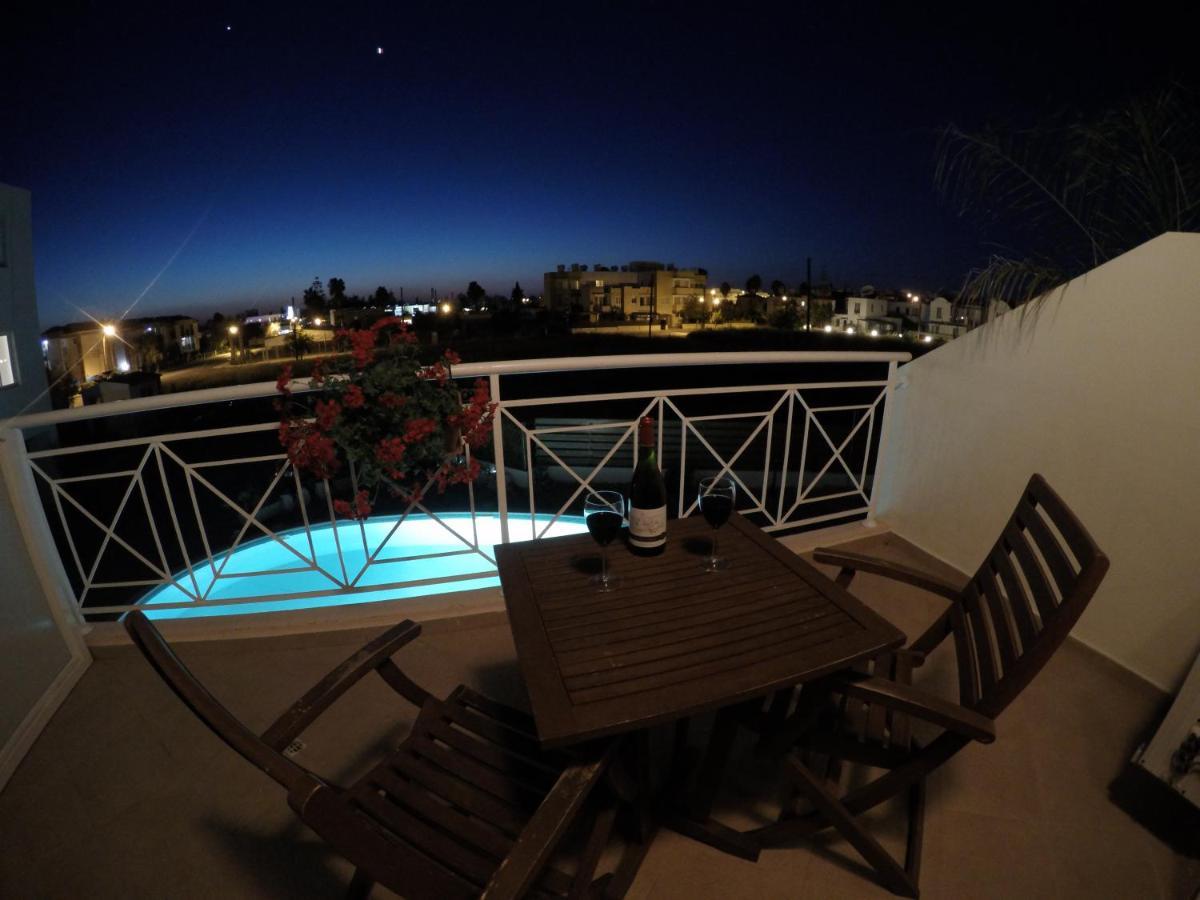 Kato Appartement *