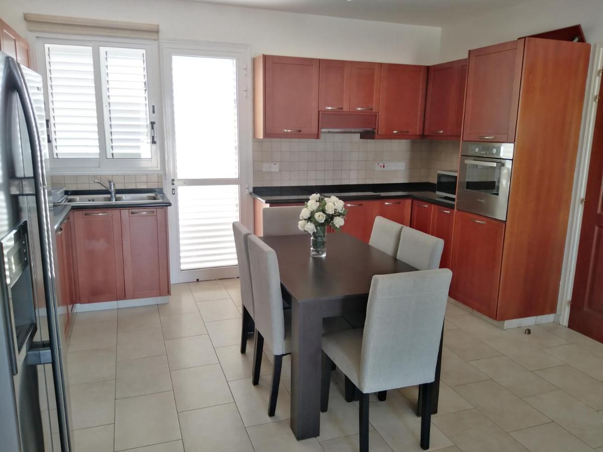 Kato Appartement *